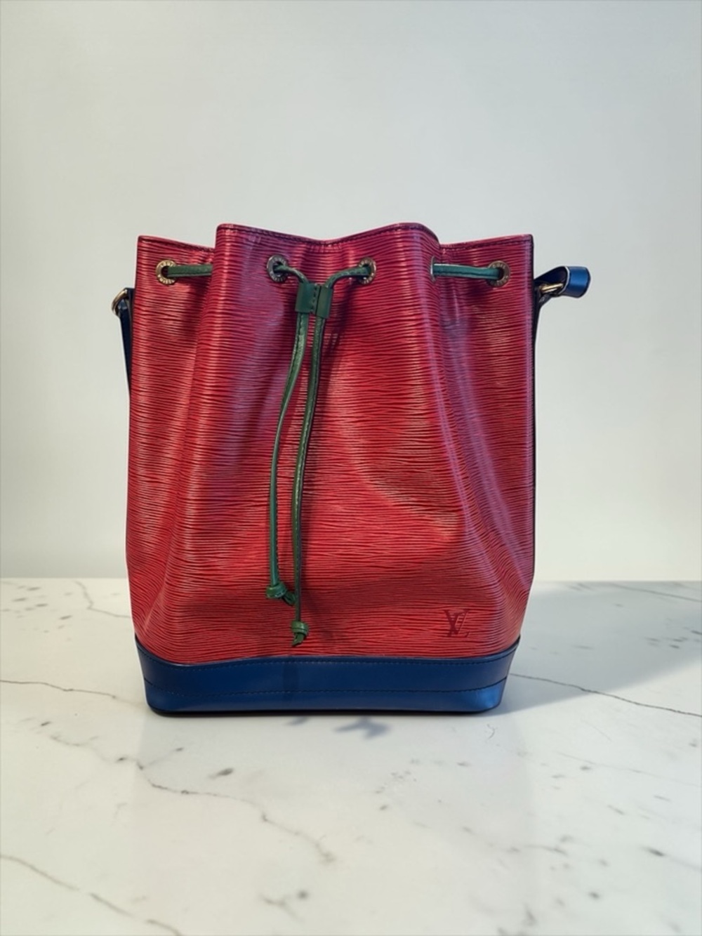 Louis Vuitton Epi Noé Bucket Bag Red Blue Green | Vintage | Crossbody